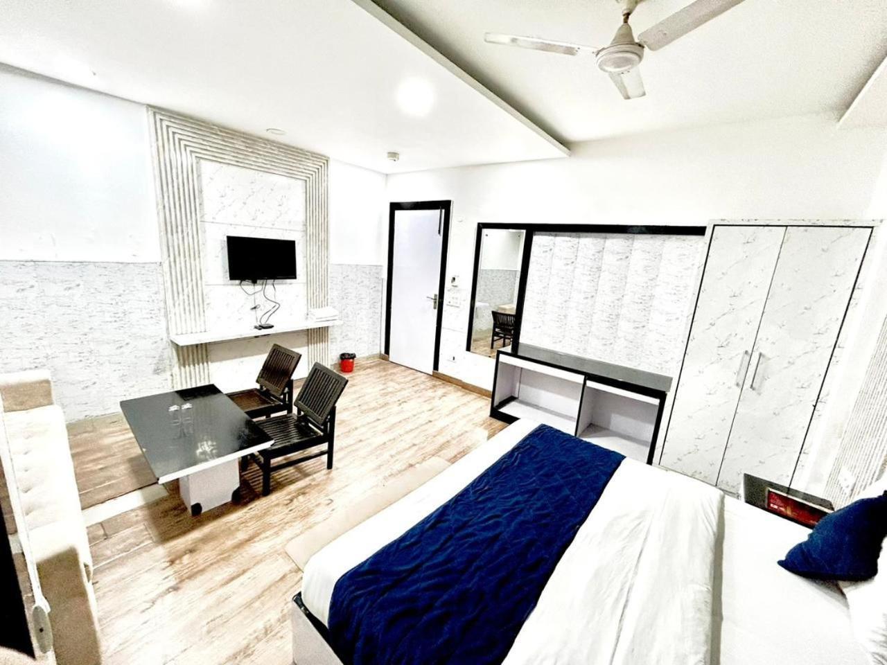 Hotel Spb 87 Near Karol Bagh Metro Station Delhi エクステリア 写真