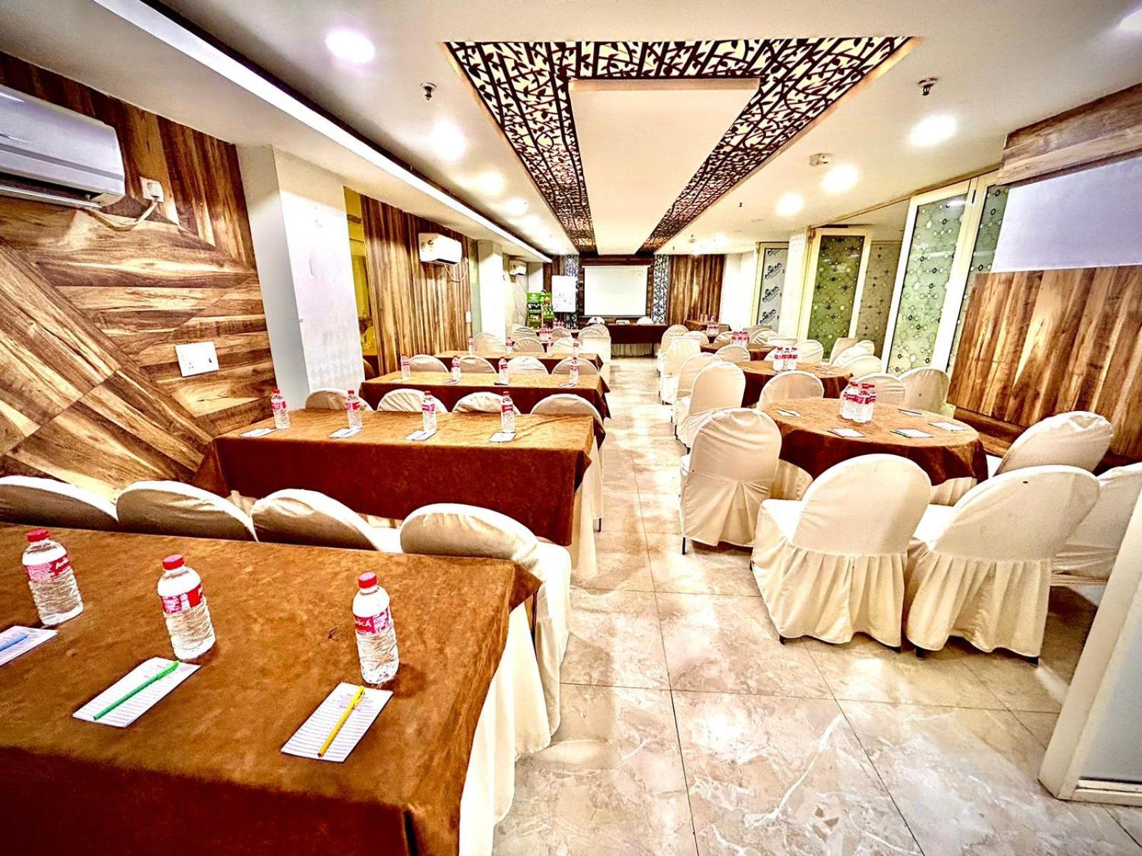 Hotel Spb 87 Near Karol Bagh Metro Station Delhi エクステリア 写真