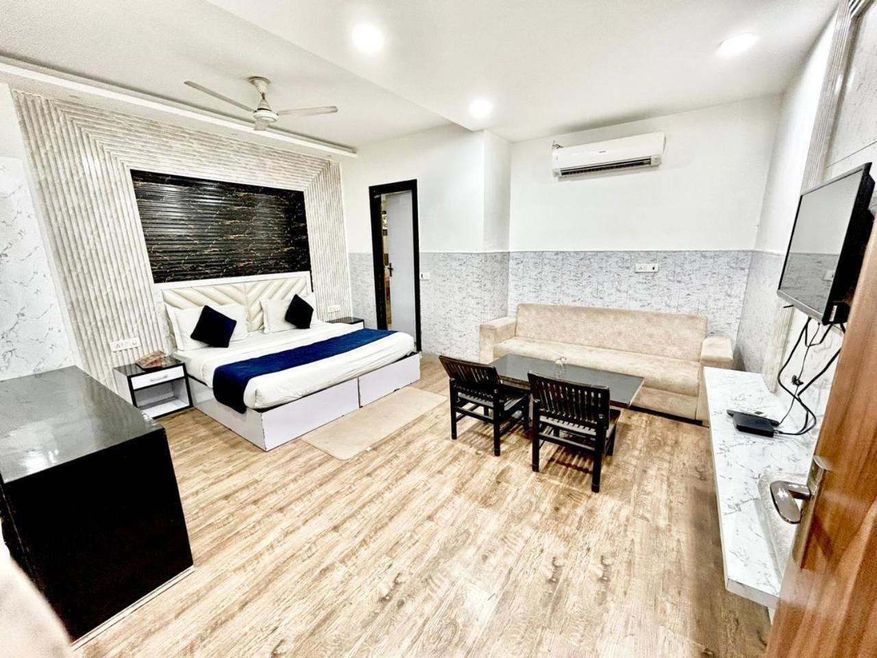 Hotel Spb 87 Near Karol Bagh Metro Station Delhi エクステリア 写真