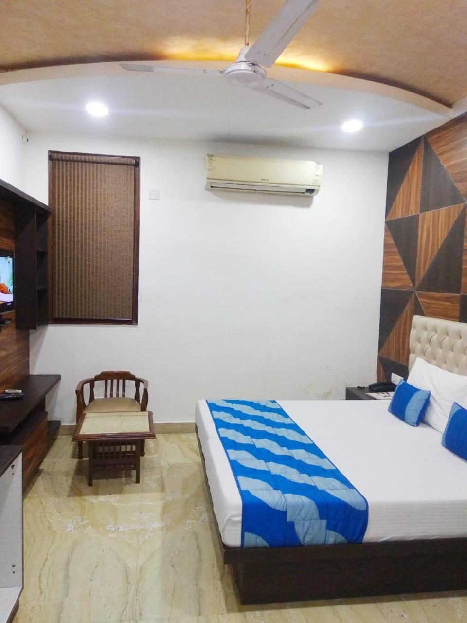 Hotel Spb 87 Near Karol Bagh Metro Station Delhi エクステリア 写真