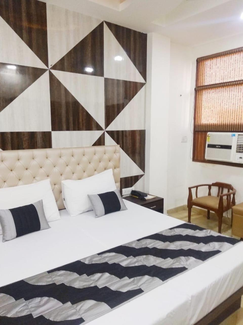 Hotel Spb 87 Near Karol Bagh Metro Station Delhi エクステリア 写真