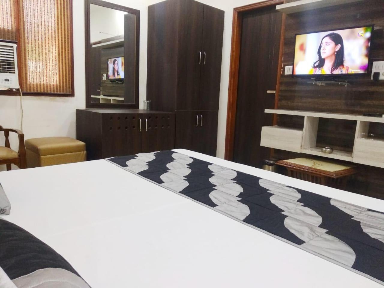 Hotel Spb 87 Near Karol Bagh Metro Station Delhi エクステリア 写真