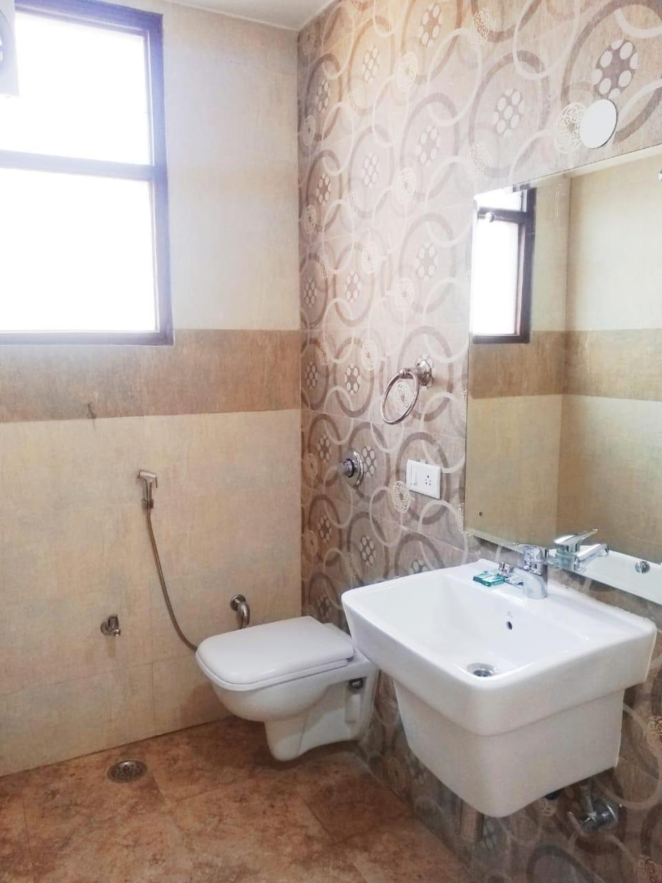 Hotel Spb 87 Near Karol Bagh Metro Station Delhi エクステリア 写真