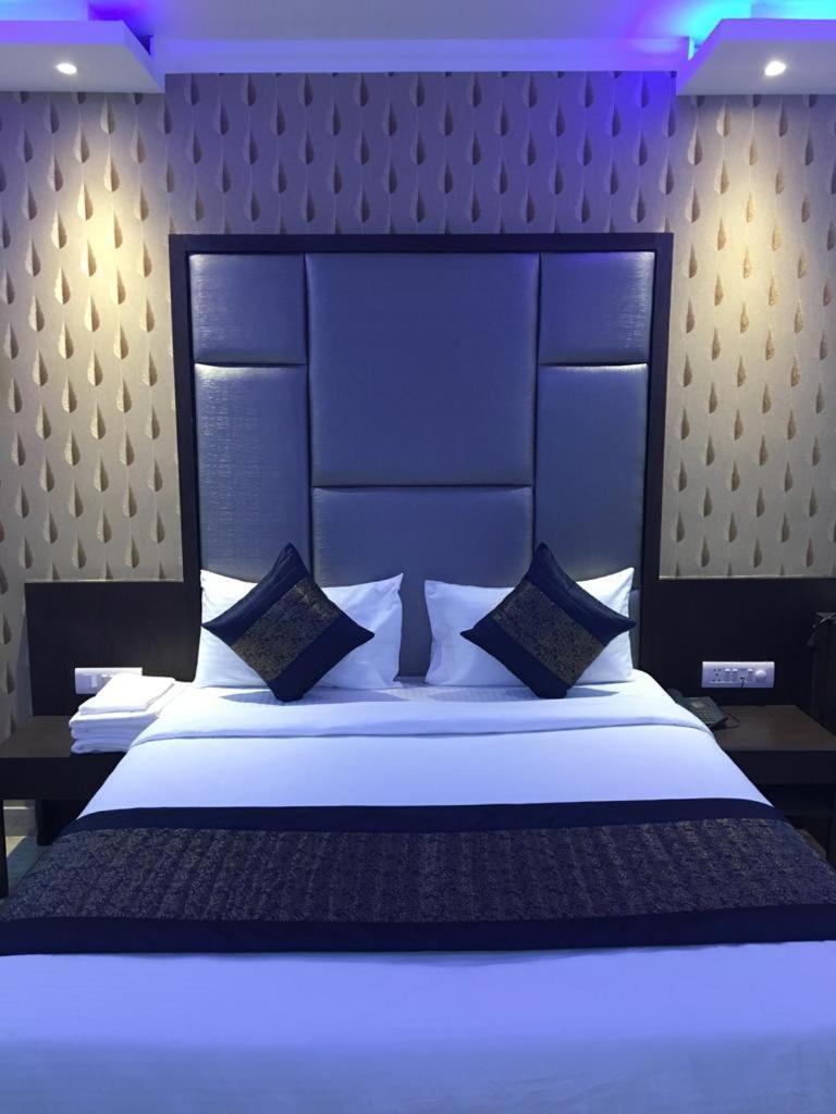 Hotel Spb 87 Near Karol Bagh Metro Station Delhi エクステリア 写真