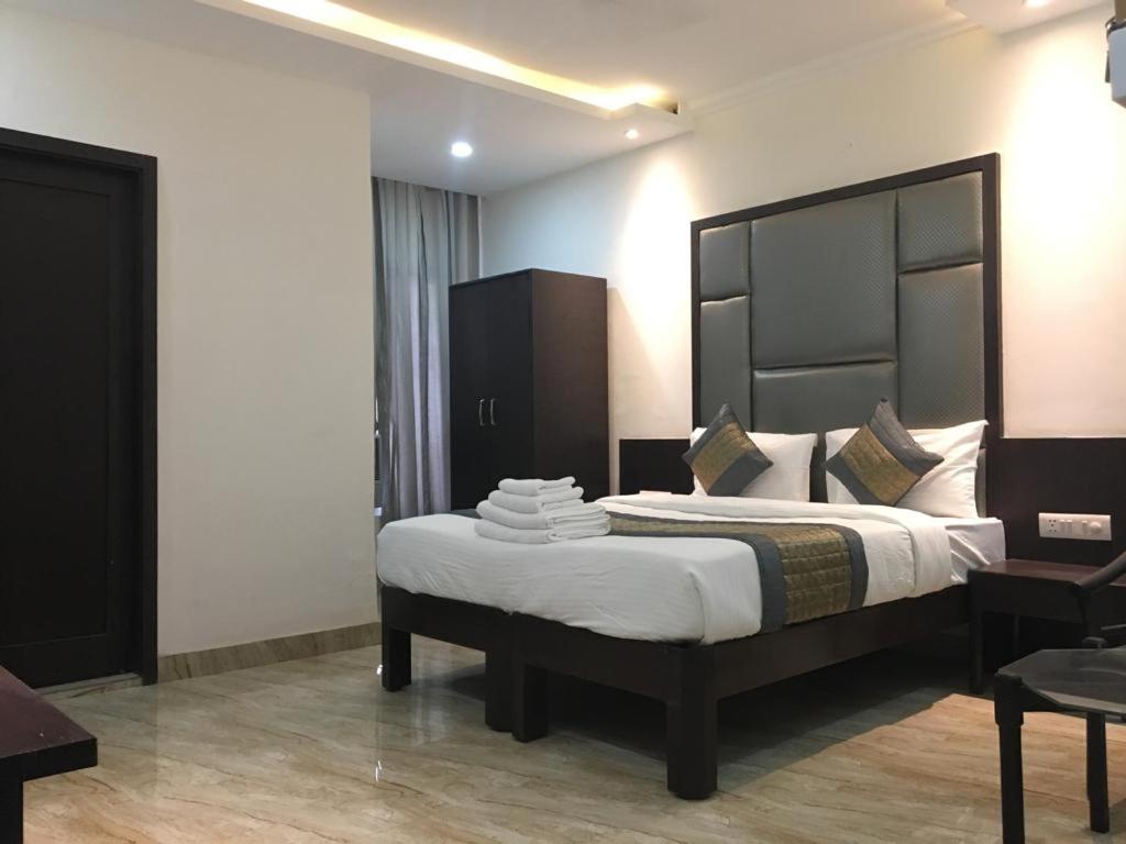 Hotel Spb 87 Near Karol Bagh Metro Station Delhi エクステリア 写真