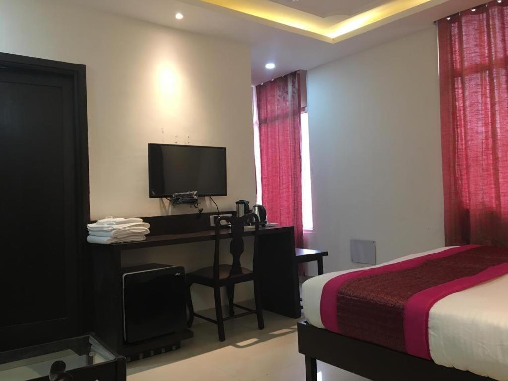 Hotel Spb 87 Near Karol Bagh Metro Station Delhi エクステリア 写真