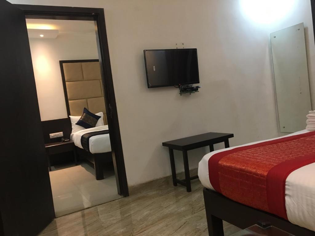 Hotel Spb 87 Near Karol Bagh Metro Station Delhi エクステリア 写真